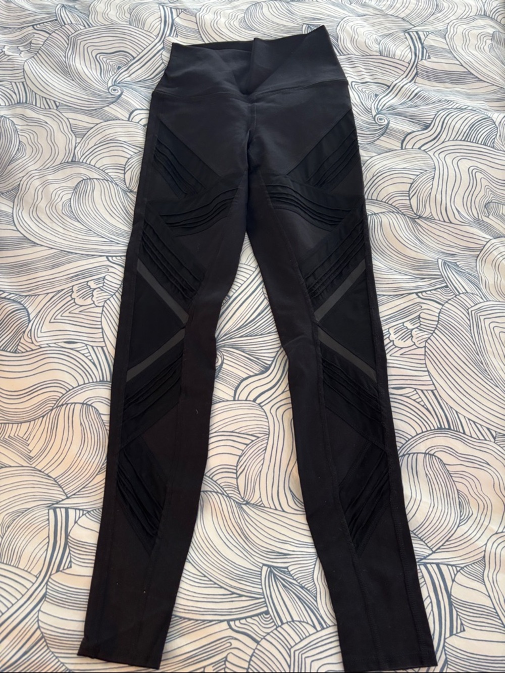 ALO Yoga Black High-Rise Leggings with Mesh Paneling